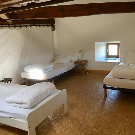 Gasthof L'estivante Saint-Austremoine