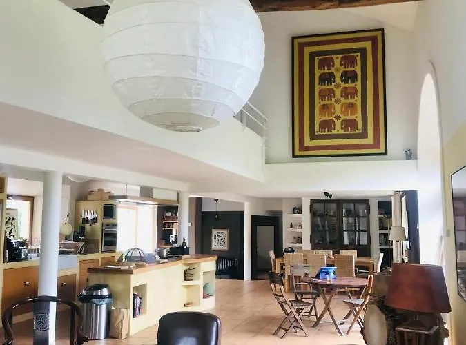 L'estivante * Saint-Austremoine